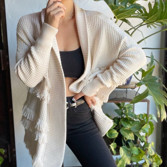 🏷 Sold | White Woven Tapestry Cardigan - Picture 2 of 7